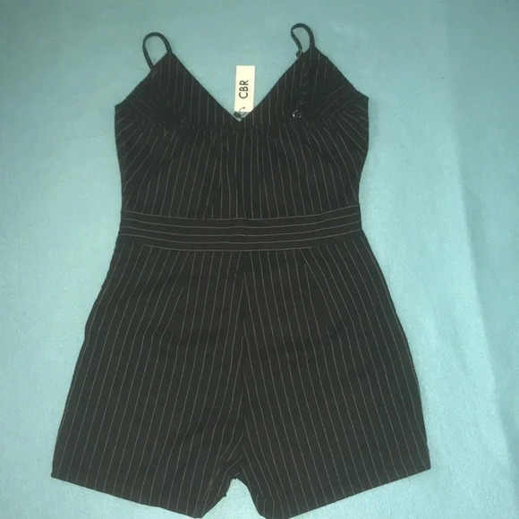 CBR Chic/Boutique/Rose romper faux wrap pinstriped adjustable straps NEW size L - Picture 3 of 8